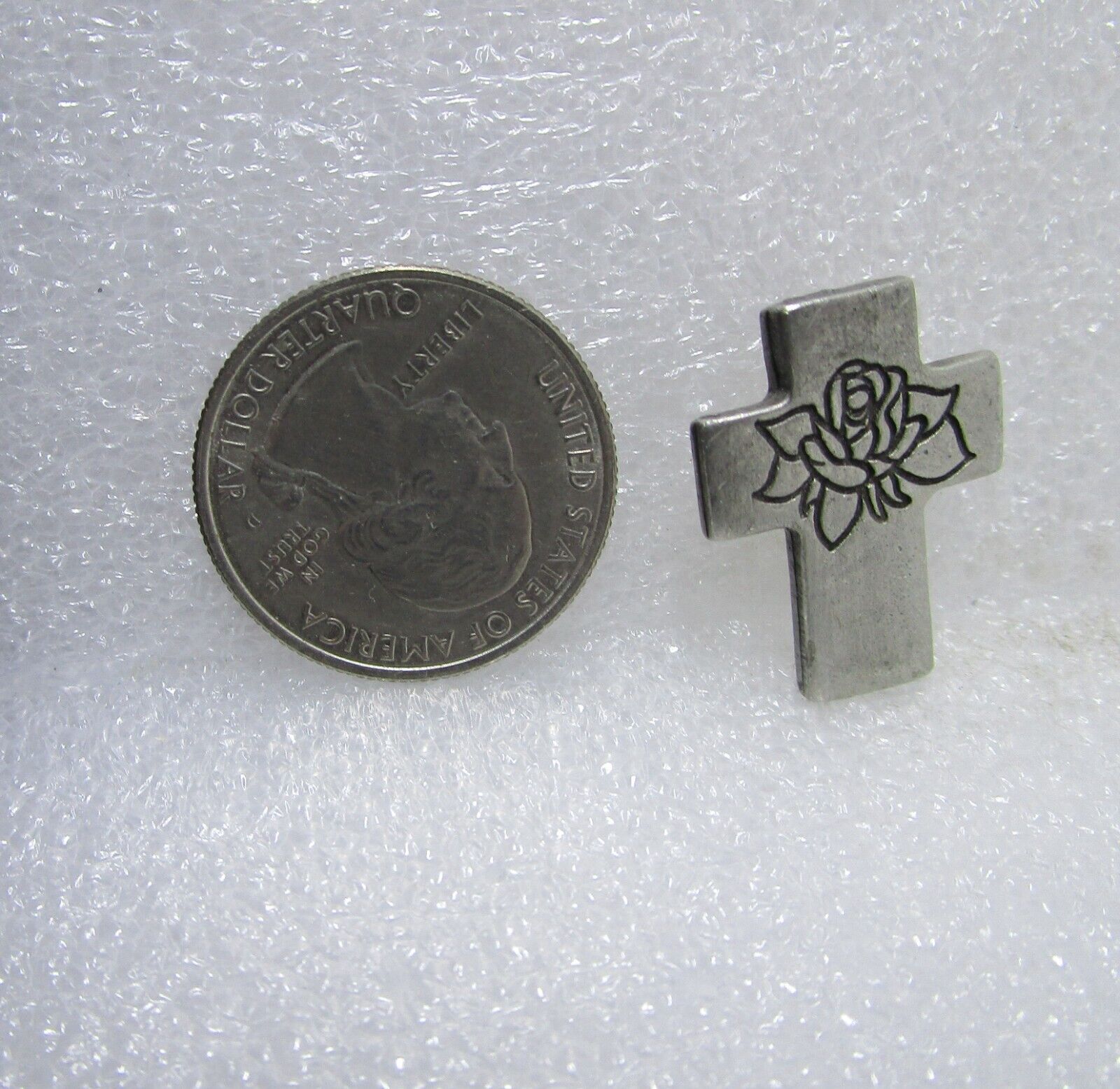 Memorial Cross W/ Flower Pin